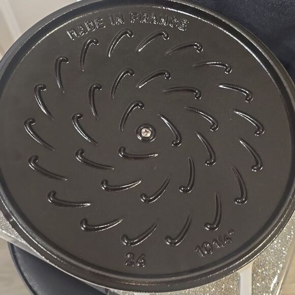 Staub 5QT Enameled Cast Iron French Oven- White - Picture 9 of 9